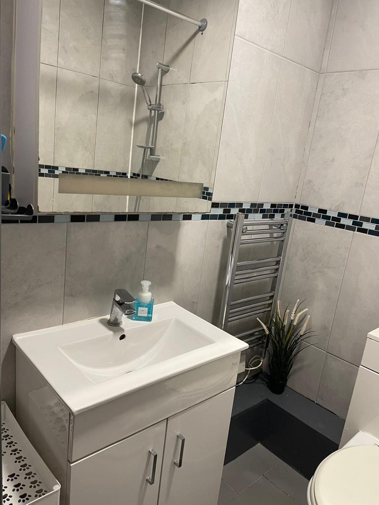 Quiet Cosy Room4 In Kings Cross 런던 외부 사진