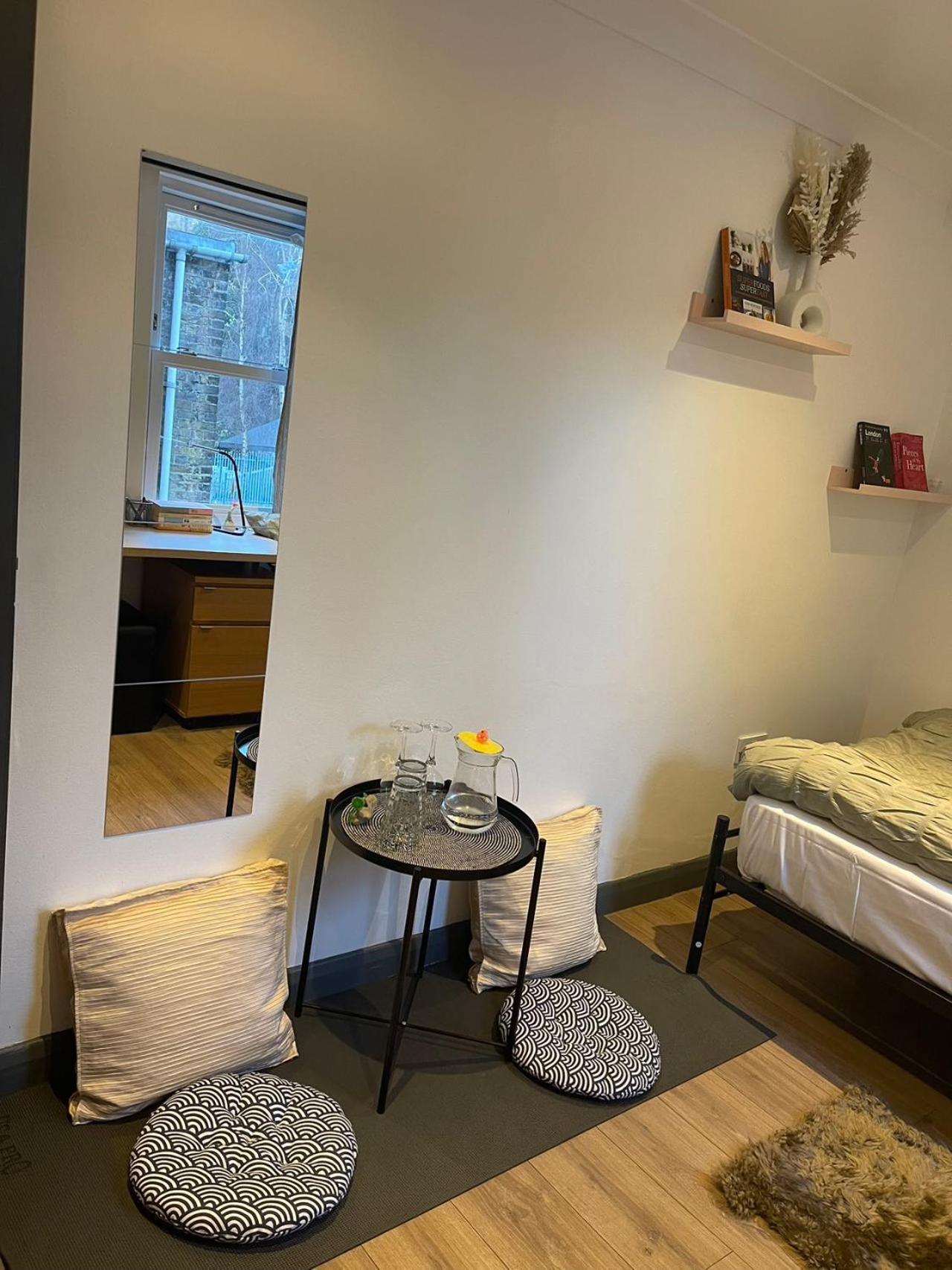 Quiet Cosy Room4 In Kings Cross 런던 외부 사진